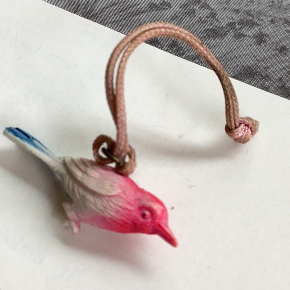 VINTAGE 1940’s CRACKER JACK CELLULOID PRIZES,SET 3. 1 Ram 1 Chili Pepper 1 Bird - Picture 9 of 9